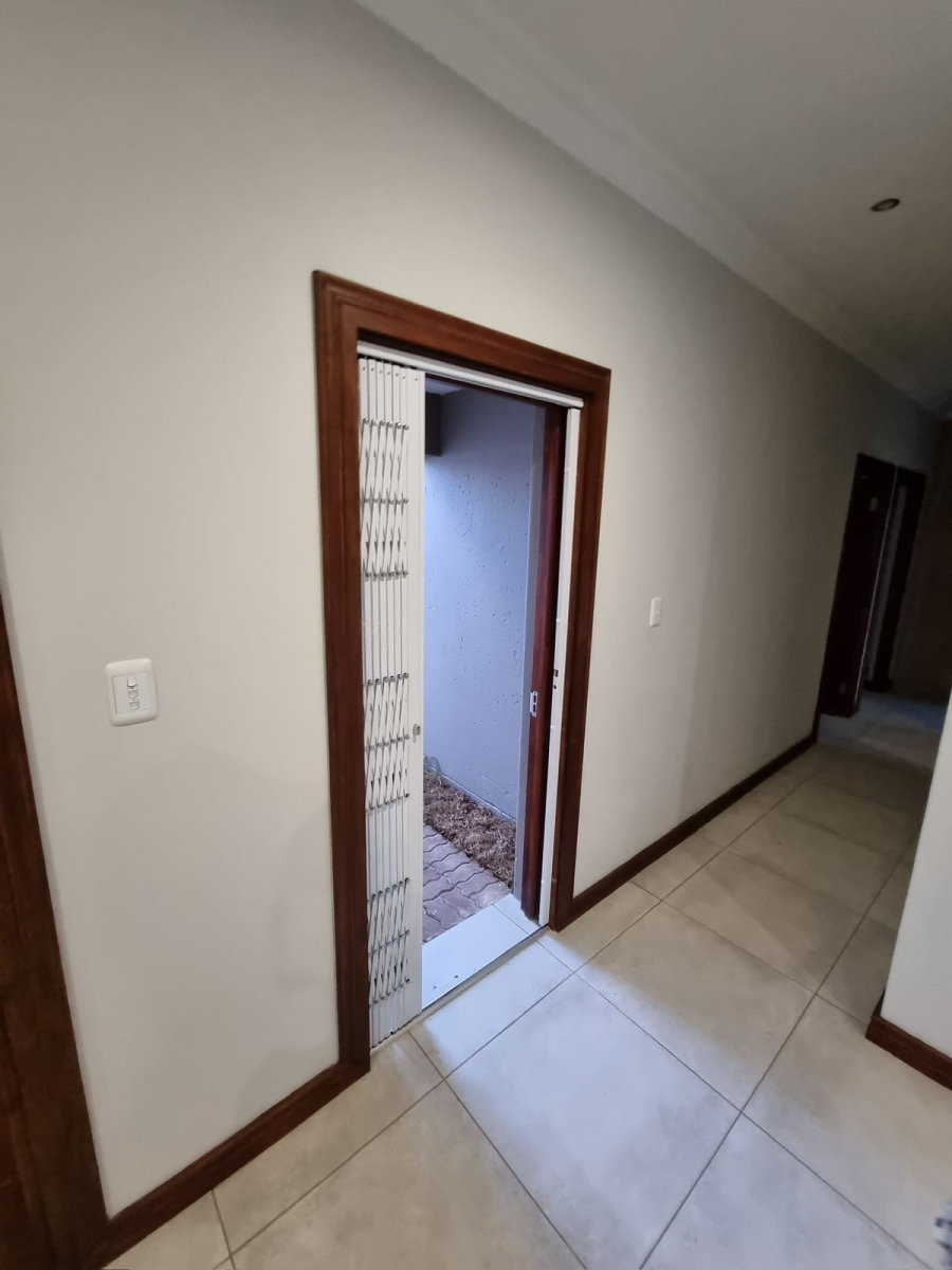To Let 3 Bedroom Property for Rent in Melodie North West
